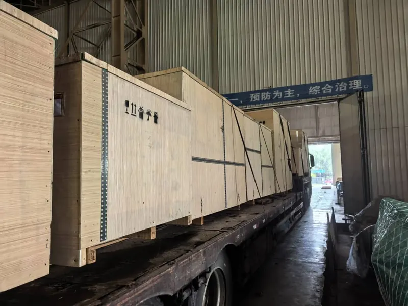 Hydraulic stations, control cabinets and spare parts packed for the PTLBGP550 shipment